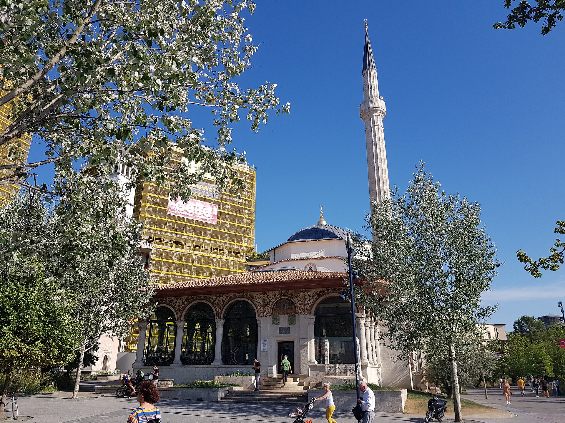 Wat kost een stedentrip naar Tirana?